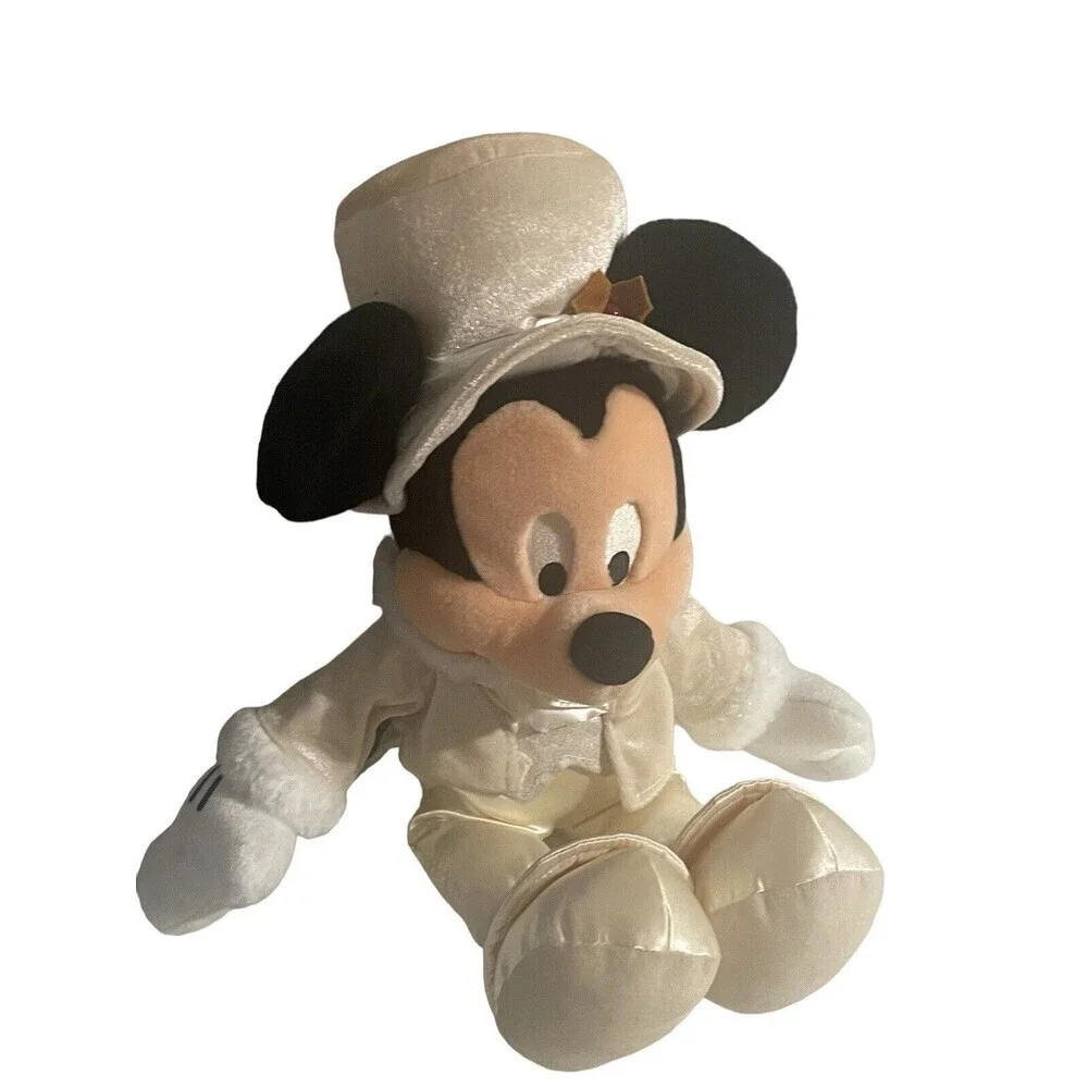Walt Disney World Mickey Mouse Master of Ceremonies Holiday Celebration Plush 18
